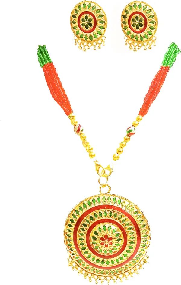 Assamese_Traditional_Red_And_Green_Colour_Japi_Tassel_Set_For_Women